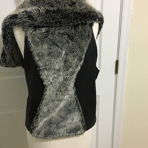 Fete Shaggy Faux Fur Vest - Picture 5 of 5